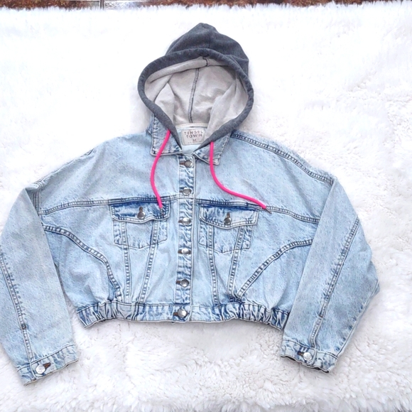 Tinseltown Jackets & Blazers - TINSEL TOWN JACKET.